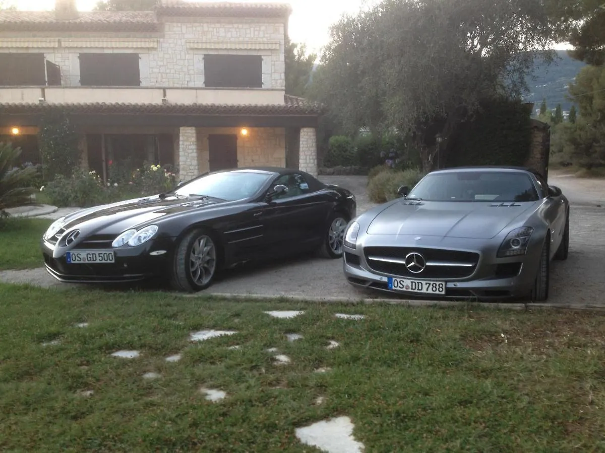 לינה וארוחת בוקר ונס La Bastide Aux Oliviers
